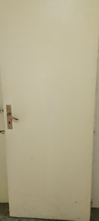 Продавам дървена врата в гр.Казанлък