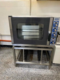 Продава се конвекномат  в гр.Казанлък