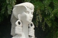 Възстановиха скулптурата на Тракийката / Новини от Казанлък