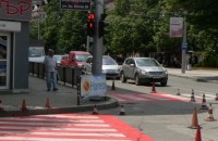 Вече и в Казанлък има червени пешеходни пътеки / Новини от Казанлък