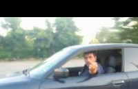 Полицай показва среден пръст и псува таксиметров шофьор в Казанлък / Новини от Казанлък