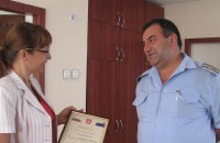 Началникът на РУ “Полиция“ получи грамота от Галина Стоянова / Новини от Казанлък