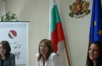 Царици на розата се завърнаха от Франция и Китай / Новини от Казанлък