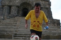 Най-добрият жонгльор с футболна топка покори и Шипка / Новини от Казанлък