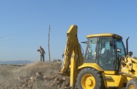 Видео: Започна събарянето на постройки в ромската махала на Мъглиж / Новини от Казанлък