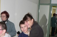 Стотици прегръдки донесоха положителни емоции в Художествената гимназия / Новини от Казанлък