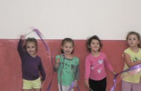 Съставите на НЧ “Възродена Искра“ с изяви в домовете за стари хора / Новини от Казанлък