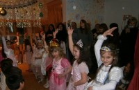 Коледен бал с принцеси и принцове / Новини от Казанлък