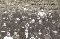 Казанлъчанка дари семейните си фотоси на Държавния архив / Новини от Казанлък