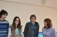 Давид Холдинг поднови компютърния кабинет в казанлъшката математическа гимназия / Новини от Казанлък