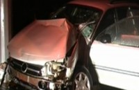 Автомобил се блъсна в светофарите до ОУ “Чудомир“ -Видео / Новини от Казанлък