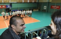 Жените на Казанлък Волей участваха в романтично предложение за брак / Спортни новини от Казанлък