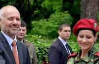 Военнослужеща от Казанлък получи награда от Министъра на отбраната / Новини от Казанлък