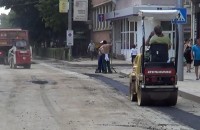 Започна полагане на асфалт по бул. “23 Пехотен Шипченски полк“ / Новини от Казанлък