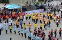 Националното надиграване “Тъпан бие, хоро се вие“ отново изпълни площад“ Севтополис“ / Новини от Казанлък