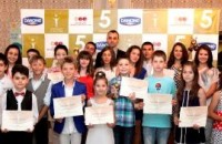 Димитър Бербатов награди трима казанлъчани на специална церемония в София / Новини от Казанлък