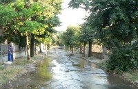 Видео: ВиК авария превърна казанлъшка улица в малка река / Новини от Казанлък