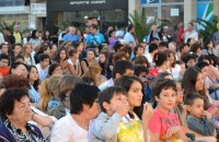 Стотици казанлъчани гледаха българско кино на пл. „Севтополис” / Новини от Казанлък