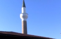 Потрошиха прозорци на джамията в Казанлък / Новини от Казанлък