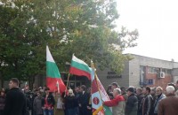 Стотици казанлъчани открито заявиха, че са против бежански лагер в Полицейската школа / Новини от Казанлък