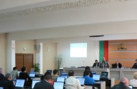 Видео: Общински съвет единодушно против разкриването на бежански лагер / Новини от Казанлък