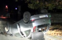 Мъж се заби с колата си в електрическо табло / Новини от Казанлък