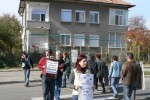 Протестите на работещите в Института по розата продължават / Новини от Казанлък