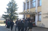 С хитрост и полиция новата директорка на Института по розата влезе в кабинета (Видео) / Новини от Казанлък