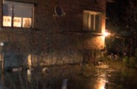 Къща бе наводнена, кола пропадна и половината град е без вода / Новини от Казанлък