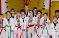 Казанлъшките таекуондисти спечелиха 16 медала на последния турнир за 2013 година / Спортни новини от Казанлък