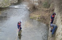 Почистват Старата река преди Богоявление / Новини от Казанлък