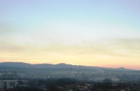 Сажди от пожар до язовира падат в Казанлък / Новини от Казанлък