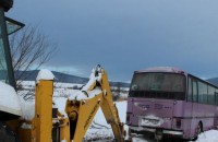 Автобус катастрофира заради ром с колело / Новини от Казанлък