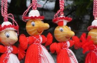 Мартеници Адидас, Найк и Пума на базара в Казанлък / Новини от Казанлък