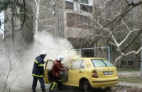 Автомобил горя в центъра на Казанлък / Новини от Казанлък