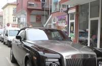 Казанлъчани въздишаха днес по невиждан на живо Ролс-Ройс / Новини от Казанлък