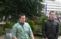 Младежи с големи сърца продават мартеници с благотворителни цели / Новини от Казанлък