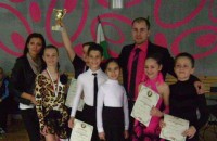 Казанлъшки танцови двойки спечелиха купи и медали на турнир в Пловдив / Спортни новини от Казанлък