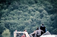 „Би Би Си Кейбъл” запретна крачоли и почисти язовир „Копринка” / Новини от Казанлък