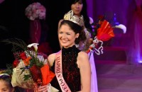 Новата Царица Роза е висока 180 сантиметра. Тя ще следва в Шотландия, но иска да се реализира в България / Новини от Казанлък