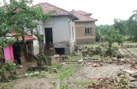 Ден след наводнението в Турия жителите на селото се притесняват водният ад да не се повтори / Новини от Казанлък