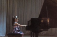 Нови награди за талантливите деца от школата по пиано и забавна песен при НЧ “Възродена Искра - 2000” / Новини от Казанлък