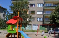 Община Казанлък изгражда нови паркове в междублоковите пространства на града / Новини от Казанлък