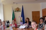 Кметът Галина Стоянова се срещна с балерините и ръководителите на балет „Грация“ / Новини от Казанлък