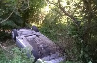  Младеж обърна автомобил по таван и избяга от мястото на произшествието / Новини от Казанлък