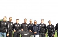 Би Би Си Кейбъл подари тренировъчна екипировка на футболистите на Розова долина / Новини от Казанлък