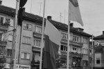 Казанлък посрещна 3 октомври със свалени наполовина знамена / Новини от Казанлък