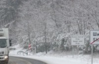 Коли с летни гуми са аварирали тази сутрин в прохода Шипка / Новини от Казанлък