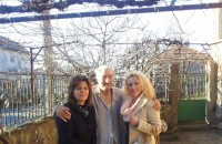 Дамите от Шипка с благотворителен жест към възрастни хора за Коледа / Новини от Казанлък