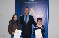 Талантите на Казанлък Виктор Владков и Цветелина Николова получиха награди от Борис Кърчев / Новини от Казанлък